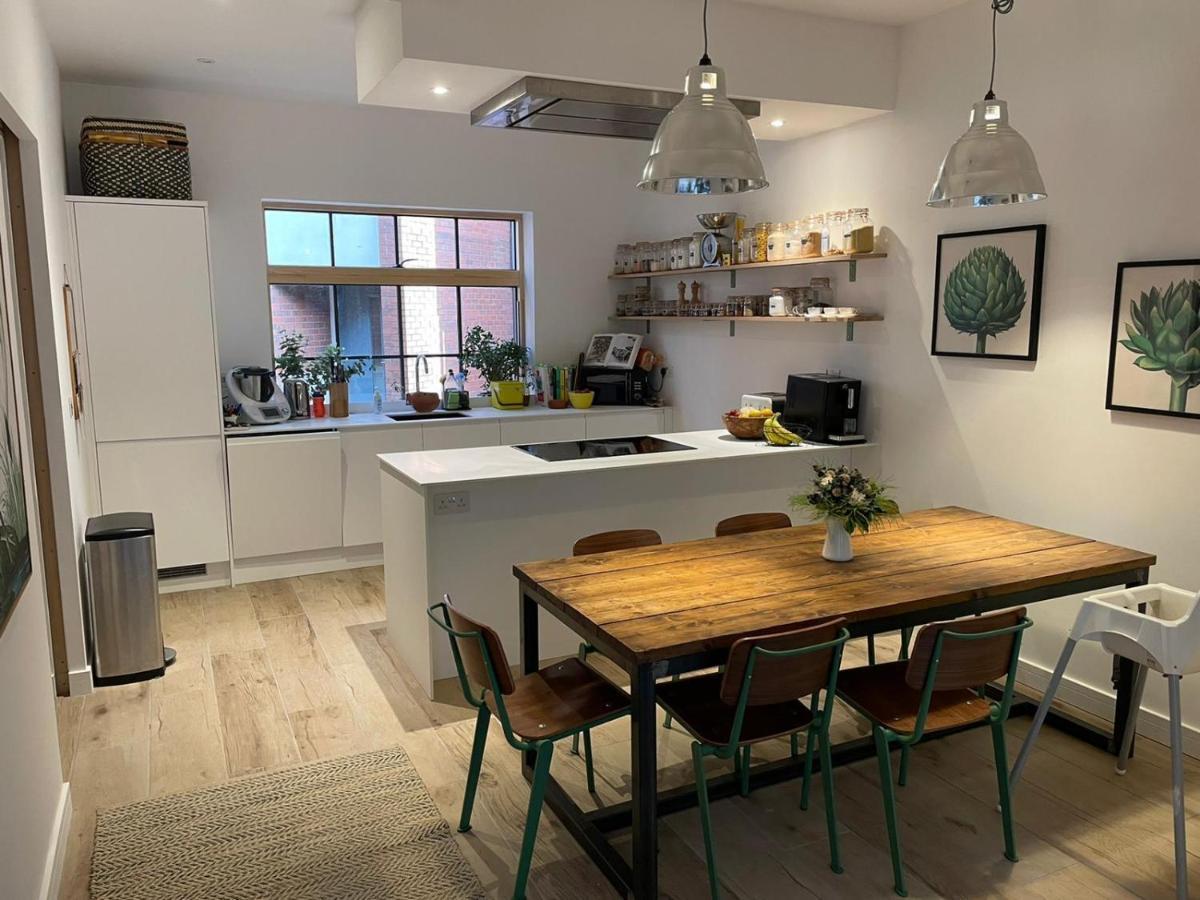 Ideal Bristol Getaway - 3 Bed Harbourside Home エクステリア 写真